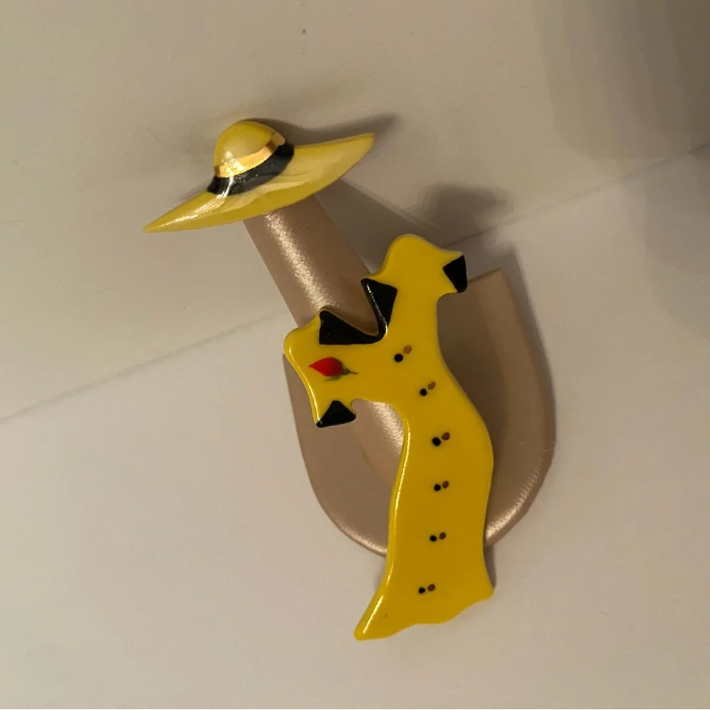 SHARON ROSLUND VINTAGE 1993 BROOCH SIGNED 2 PIECE YELLOW DRESS & HAT HANDMADE